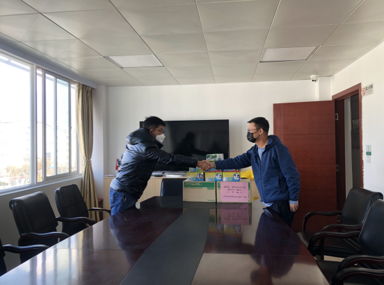 面对疫情 党组织在行动