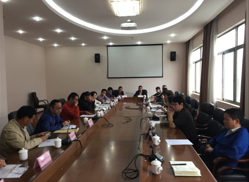 积极献言献策 发挥引领作用