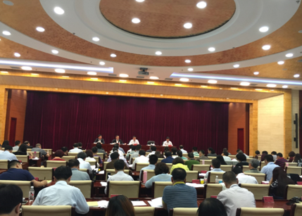 加强理论学习 提升服务水平